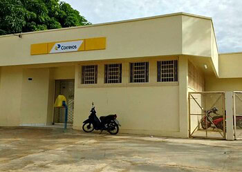 Agência dos Correios é invadida e suspeitos levam dinheiro de cofre