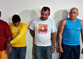 Polícia apresenta quatro homens acusados de estupro