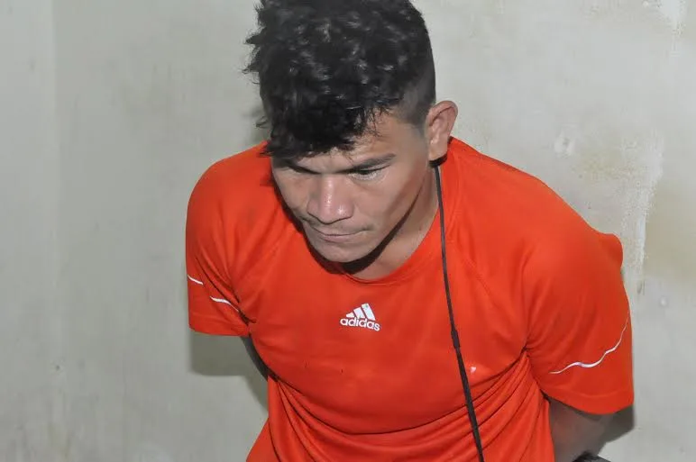 Polícia prende acusado de assaltar adolescentes com uma escopeta