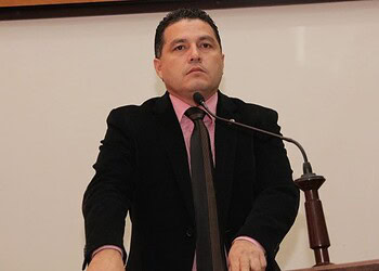 Deputado Eber Machado oficializa desistência de pré-candidatura à prefeitura da capital