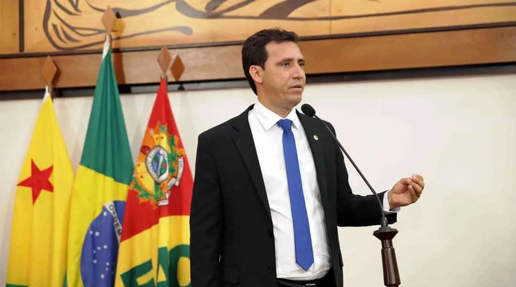 Deputado propõe que informática avançada seja colocada como tema transversal nas escolas