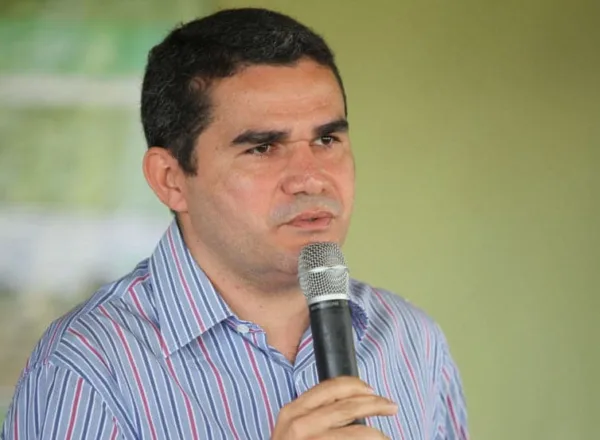 Aleac empossa Jamyl Asfury como deputado na vaga de Lourival Marques