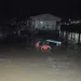 Testemunhas dizem que o veículo teve problemas mecânicos, desceu a rampa e caiu no Rio Acre