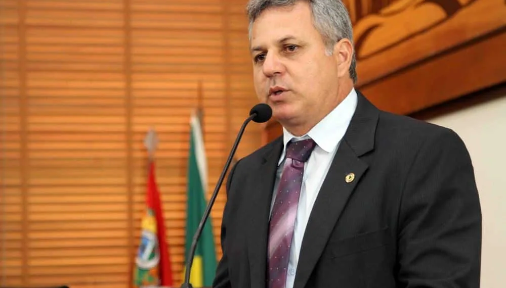 Deputado destaca assinatura de termo que beneficia projetos de assentamento no Estado