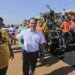 Tião Viana e o supervisor do Dnit no Acre acompanharam o início da fase conclusiva das obras. (Foto: Secom Acre)