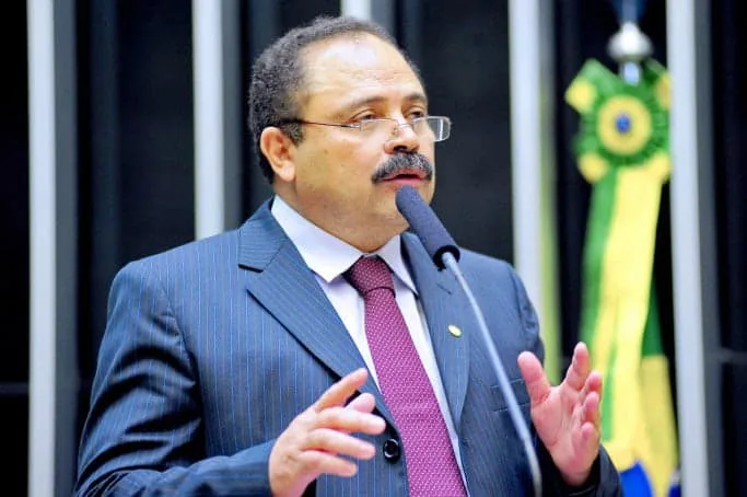 Maranhão recua e revoga decisão de anular sessão do impeachment