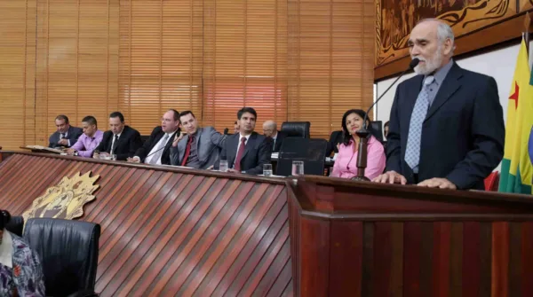 Em sessão solene, parlamento estadual discute sobre saúde mental e luta antimanicomial