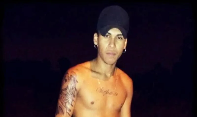 Rapaz de 19 anos é morto com mais de quinze facadas em festa infantil