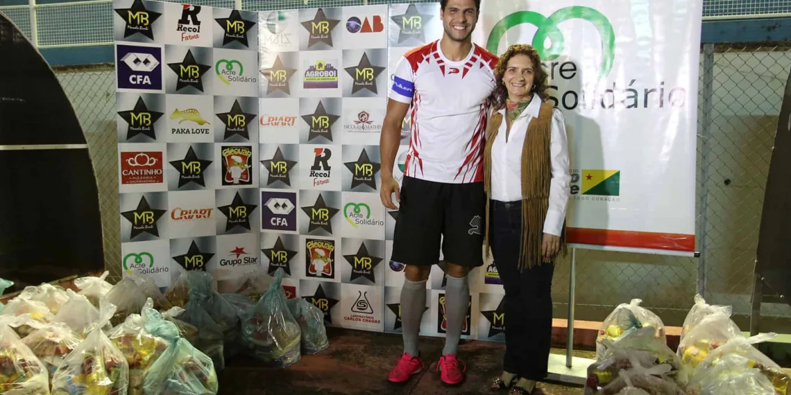 Cades irá distribuir cestas arrecadas  em  jogo de Marcelo Bimbi. (Foto: Secom Acre)