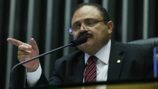Maranhão diz à Mesa Diretora que decide sobre renúncia até esta quarta