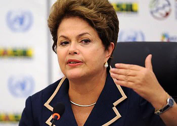 Presidente Dilma Rousseff quer antecipar eleições para outubro
