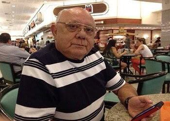 Velório de Zezé Gouveia é marcado por muita comoção e boas recordações