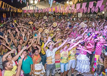 Apresentações de quadrilhas juninas animam o final de semana na cidade