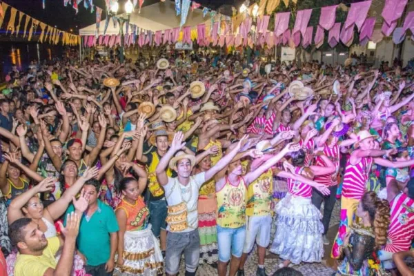 Apresentações de quadrilhas juninas animam o final de semana na cidade