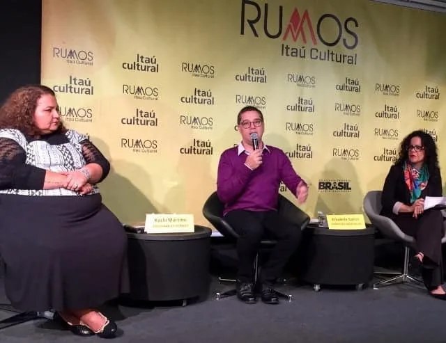 Integrantes do Rumos Itaú Cultural 2016 no lançamento do programa