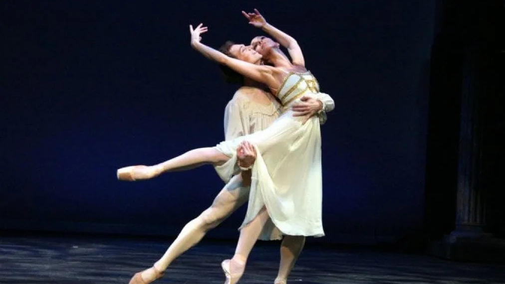 Apresentação reúne grandes sucessos do ballet clássico