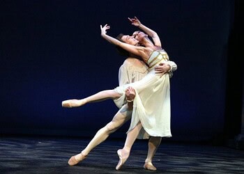 Apresentação reúne grandes sucessos do ballet clássico