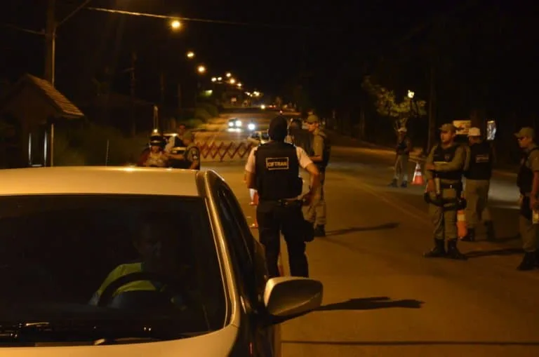 Agentes do Detran recuperam 4 veículos furtados em abril