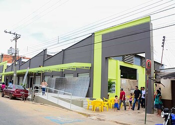 Marcus Alexandre vistoria obras do Novo Mercado do Bosque
