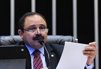 Presidente em exercício da Câmara anula votação do impeachment