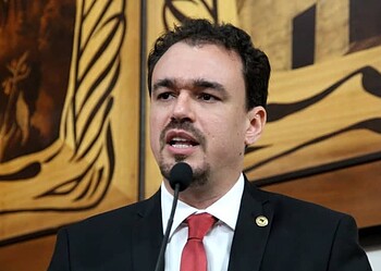 Deputado apresenta anteprojeto de lei sobre gestão democrática nas escolas públicas