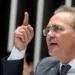 Renan comunica a senadores que vai dar continuidade ao impeachment