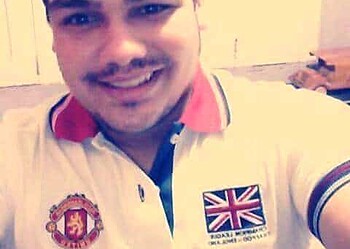 Sorteio solidário: jovem empresário troca cupom por alimento não perecível