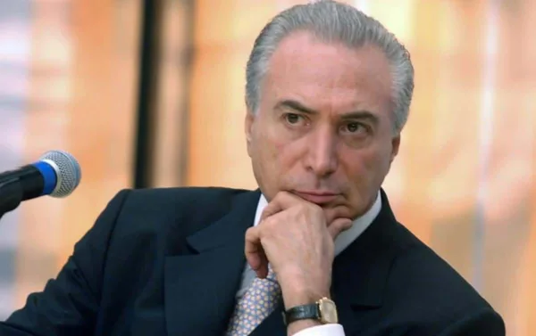Governo interino paga Bolsa Família sem reajuste; Dilma critica decisão