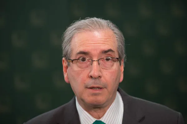 Por 11 a 9, Conselho de Ética aprova parecer pela cassação de Cunha