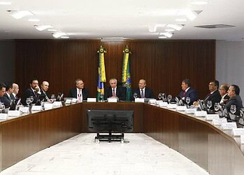 Governadores aceitam acordo e estados terão carência de seis meses na dívida