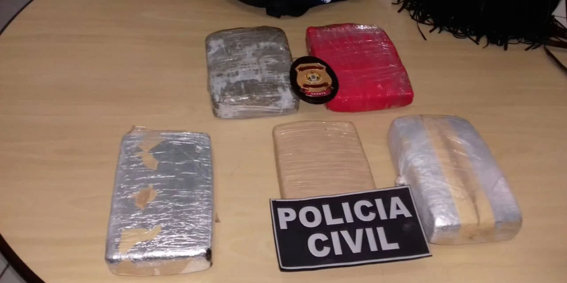 Polícia Civil apreende mais de cinco quilos de maconha em Sena Madureira