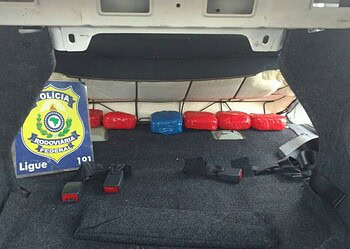 Motorista é preso com mais de 11 kg de cocaína em táxi