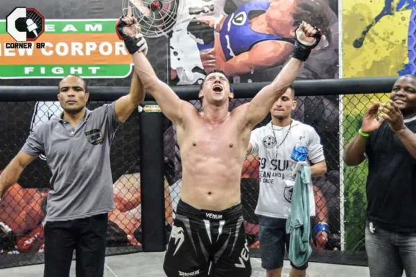 Atleta se destaca em competição de MMA e recebe convite para lutar no Canadá