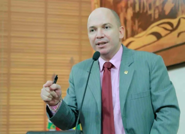 Deputado pontua que CPI para investigar vendas ilegais de casas populares é desnecessária