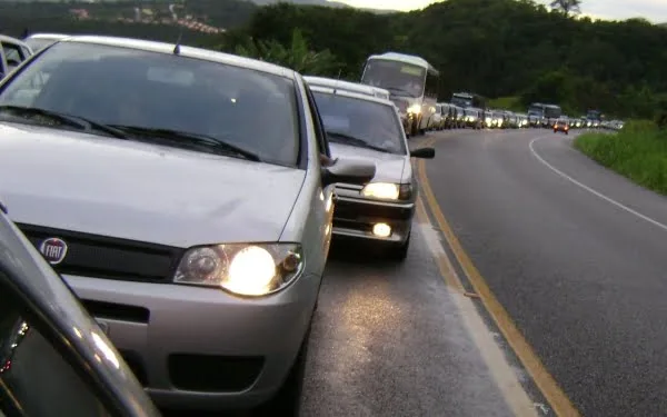 PRF orienta que farol baixo não pode ser substituído por farol de milha ou neblina
