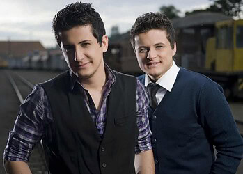 Dupla de sertanejo gospel André e Felipe se apresenta nesta quinta na Expoacre