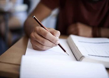 Site oferece 10 mil bolsas de estudo com descontos de até 75% no Acre