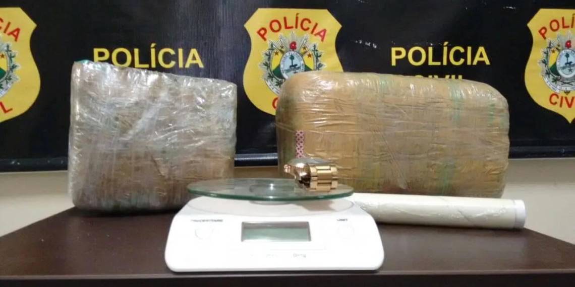 Polícia Civil apreende 3 kg de drogas e prende 11 pessoas por tráfico e roubo