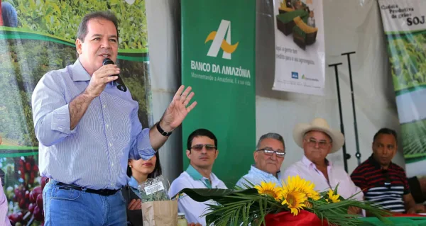 Banco da Amazônia entrega máquinas e equipamentos para o setor do Agronegócios