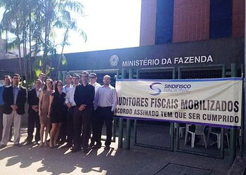 Auditores da Receita aderem movimento nacional e suspendem atendimento no Acre