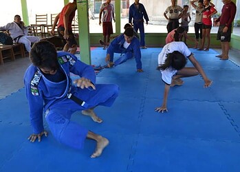 Parceria leva aulas de jiu-jitsu à Escola Glória Perez