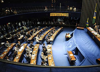 Rodrigo Maia destaca que deputado que faltar sessão terá desconto no salário