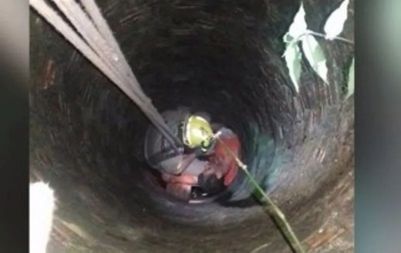 Homem é resgatado de poço de oito metros atrás de um bar