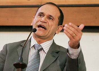 Moisés Diniz assume a vaga deixada pelo deputado federal Sibá Machado