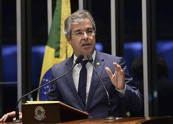 Jorge Viana anuncia retomada de voos diurnos e trecho entre Rio Branco e Manaus