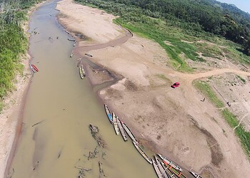 Imagem aérea mostra a realidade preocupante do Rio Acre em Assis Brasil, o manancial corta outros municípios acreanos