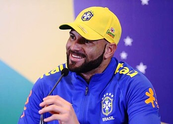 Ex-técnico recorda trajetória de Weverton e diz que ele vai surpreender como titular