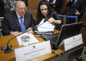 Acusação entrega alegações finais contra Dilma no processo de impeachment