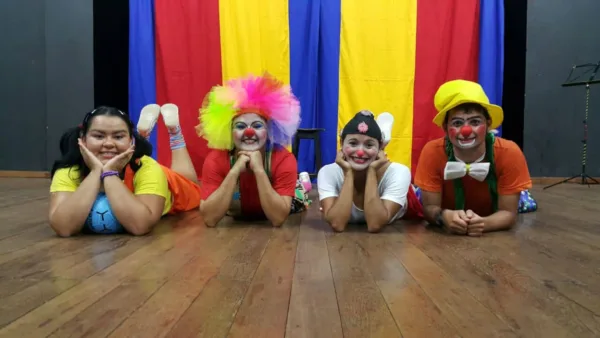 Apresentações do espetáculo infantil ‘O Livro da Alegria’ começaram no último domingo