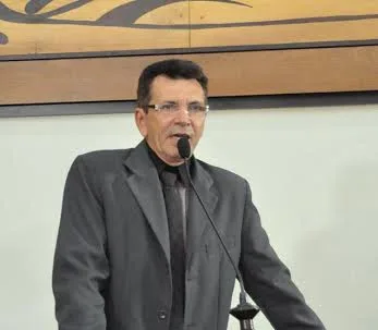 “Precisamos fazer uma limpeza nesse meio político”, disse Raimundo Vaz
